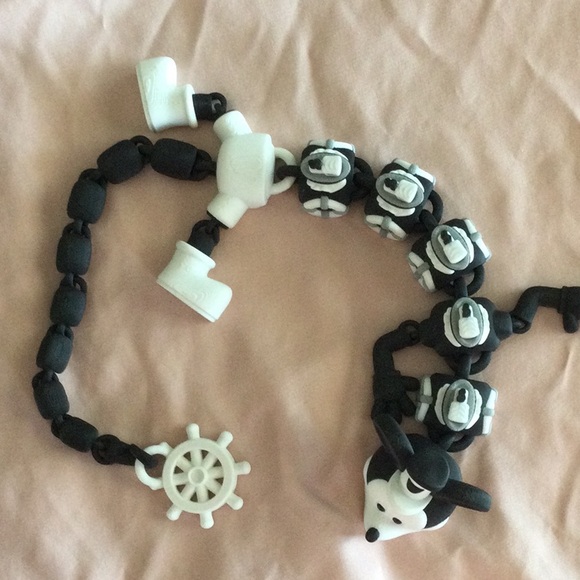 Disney - Picture 3 of 6